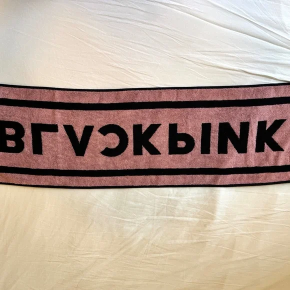 Blackpink Lightstick and merchandise bundle - Picture 6 of 6